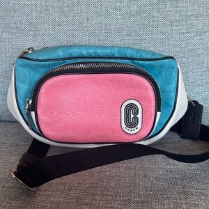 Coach Court Belt bag pink blue white nylon leather amazing condition!